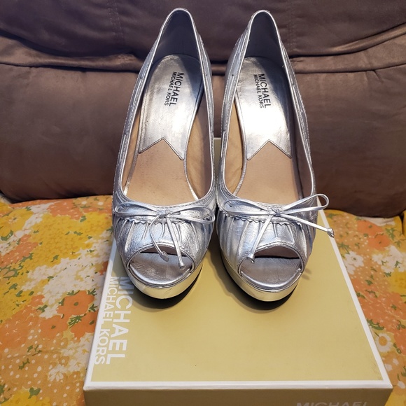 Michael Kors Lolita Platform Heel Silver - Picture 1 of 3